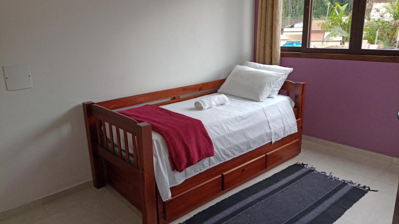 Holiday home Casa Roxa Com Piscina Em *