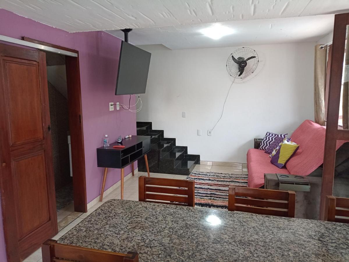 Casa Roxa Com Piscina Em *