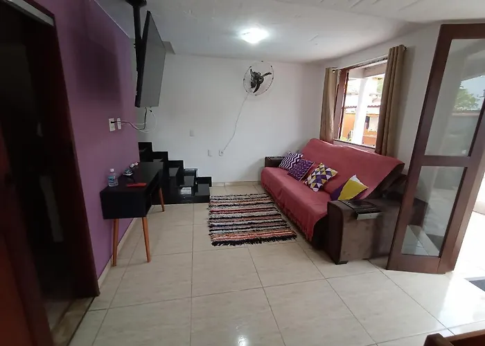 Casa Roxa Com Piscina Em Condominio