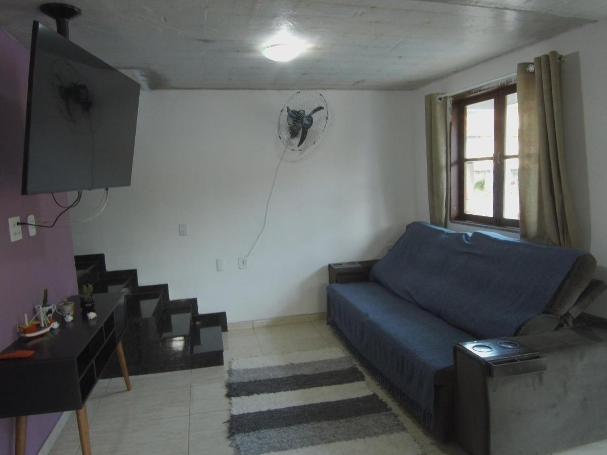 Casa Roxa Com Piscina Em